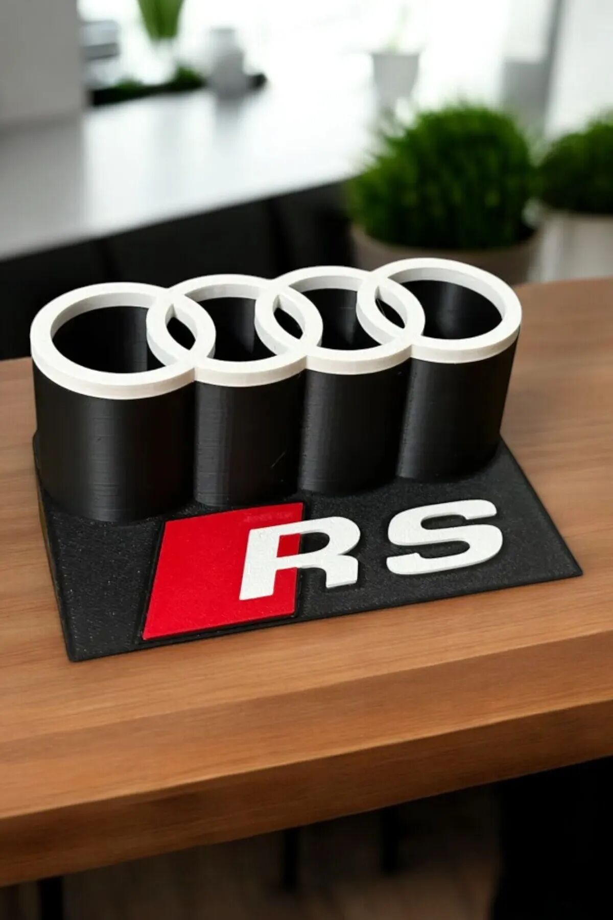 RS Logo Kalemlik & Masa Düzenleyici – Hız Tutkunlarına Özel